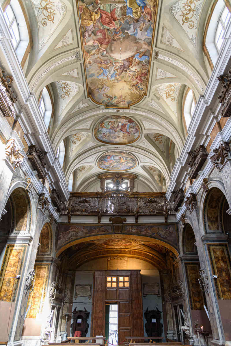 148 - Italia - Nápoles - iglesia de los Santos Filippo y Giacomo.jpg